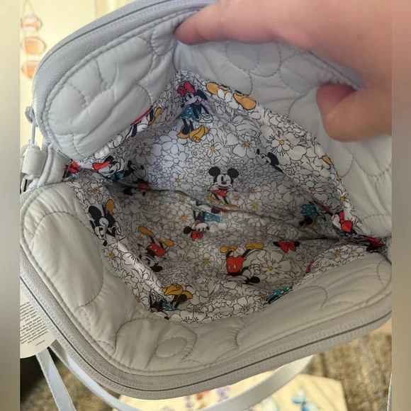 NWT Vera Bradley Disney Shoulder Bag - Picture 4 of 8